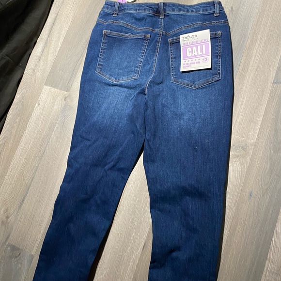 NWT Refuge “CALI” Jeans - Picture 5 of 7